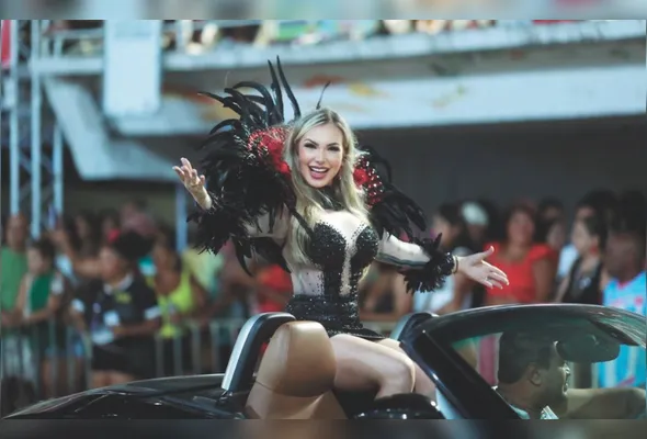 Fernanda Passon, da Unidos de Jucutuquara, 3ª escola a desfilar sexta-feira (6)