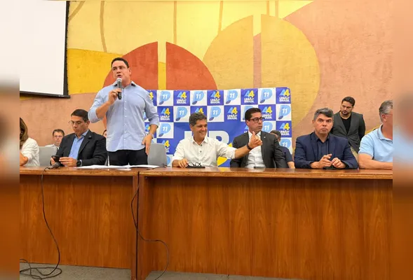 Amaro Neto, Da Vitória, Ricardo Ferraço, Marcelo Santos e Messias Donato compondo a mesa de lideranças