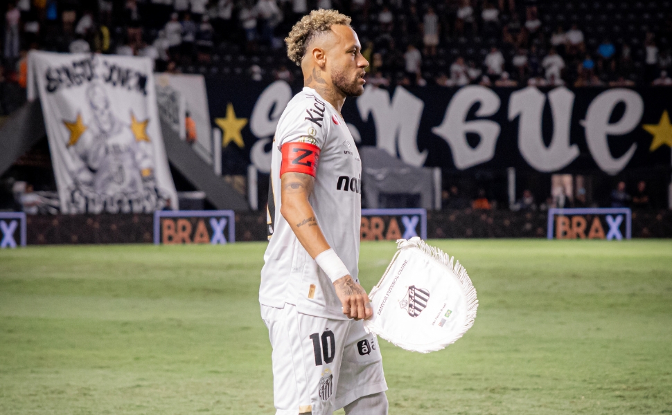 Panini confirma álbum da Copa do Mundo sem a presença de Neymar