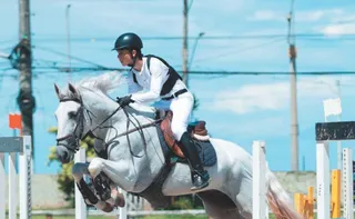 Imagem ilustrativa da imagem Aos 14 anos, joia capixaba mira grandes desafios no hipismo