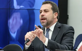 Imagem ilustrativa da imagem Boulos: mandato de Flávio Bolsonaro no Senado tem que ser cassado