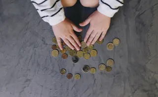 Imagem ilustrativa da imagem Crianças aprendem mais sobre dinheiro com mesada sem obrigações, diz pesquisa