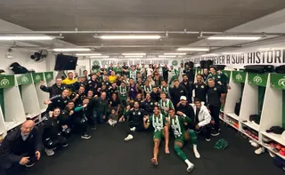 Imagem ilustrativa da imagem Em meio à crise política e financeira, Botafogo cai para a Chapecoense
