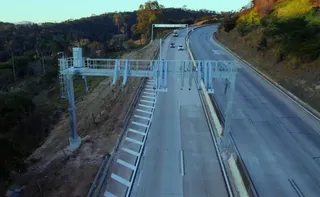 Imagem ilustrativa da imagem Governo suspende 3,4 milhões de multas de pedágios 'free flow'