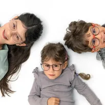 Imagem ilustrativa da imagem Lentes inovadoras protegem os olhos e controlam miopia