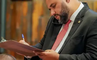Imagem ilustrativa da imagem PF encontra mensagens de violência em celular de deputado preso no RJ