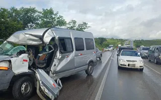 Imagem ilustrativa da imagem PRF alerta para risco de colisões traseiras nas rodovias durante o feriadão