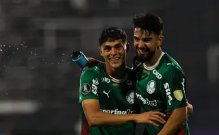 Imagem ilustrativa da imagem Palmeiras vence fora, reassume liderança do grupo e respira na Libertadores