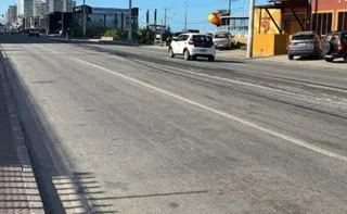 Imagem ilustrativa da imagem Remoção de asfalto interdita duas faixas da Rodovia do Sol nesta segunda-feira