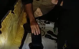 Imagem ilustrativa da imagem VÍDEO | PRF encontra 19 kg de droga escondidos em tanque de carro na BR-262 no ES