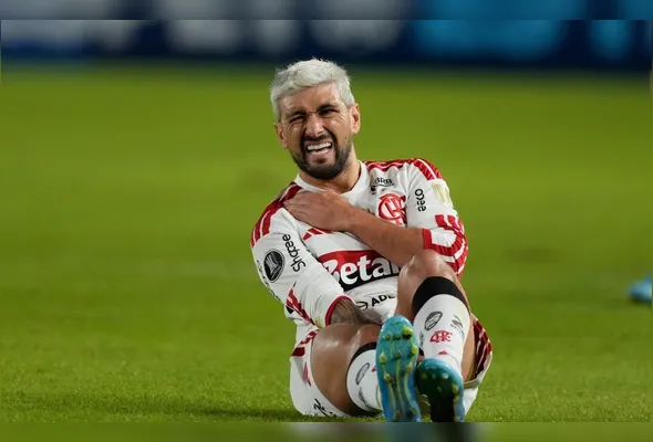 Giorgian De Arrascaeta será submetido a uma cirurgia nesta quinta-feira, 30, para corrigir a fratura na clavícula