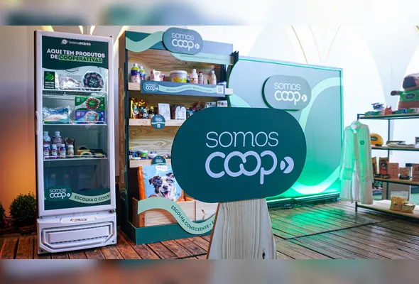 Símbolo carrega o nome “SomosCoop” e identifica produtos e serviços de cooperativas