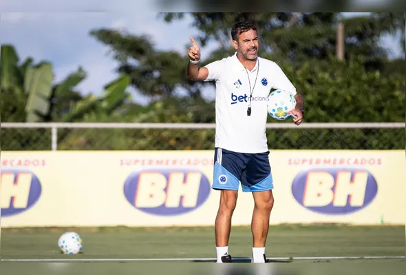 Artur Jorge, técnico do Cruzeiro, terá o desafio de encarar o Boca Juniors nesta terça-feira (28), às 21h30, pela terceira rodada da fase de grupos da Libertadores, no Mineirão, em Belo Horizonte