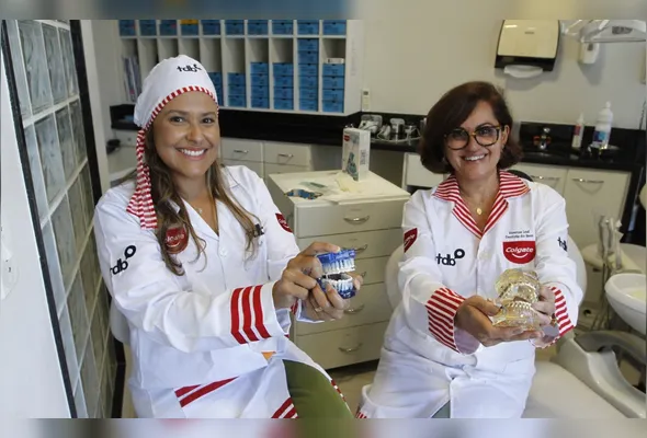 As especialistas em ortodontia Diana Dias e Vanessa Leal destacam o impacto do projeto social, que vai além do tratamento odontológico ao melhorar a mastigação, a estética e a autoestima de crianças e adolescentes, ampliando oportunidades para o futuro
