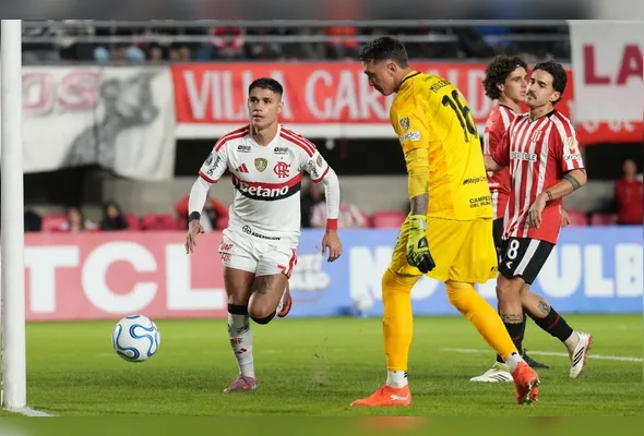 Luiz Araújo só teve o trabalho de empurrar para o gol livre e abrir o placar, aos 32