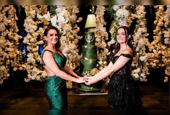Lize Barros conta que tem uma relação muito próxima com a filha, Liz