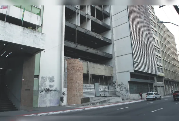 Fachada do Edifício Jerônimo Monteiro, localizado próximo à Praça Oito