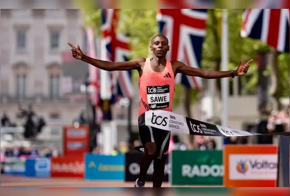 Imagem ilustrativa da imagem Sabastian Sawe completa Maratona de Londres abaixo das duas horas e faz história