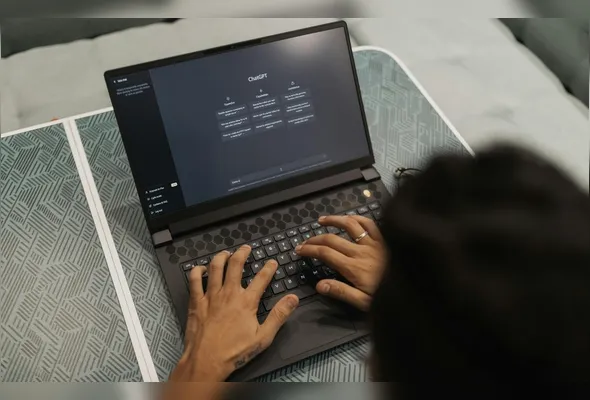 Imagem ilustrativa da imagem Suspeito de matar alunos nos EUA pesquisou no ChatGPT como descartar corpos