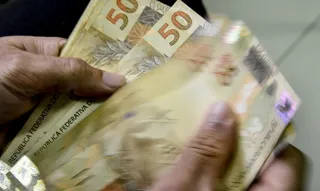 Imagem ilustrativa da imagem 74% dos trabalhadores com consignado CLT têm dois ou mais empréstimos ativos