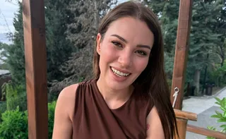 Imagem ilustrativa da imagem Atriz turca Ece Irtem morreu por intoxicação por álcool etílico, aponta laudo