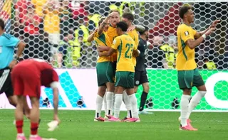 Imagem ilustrativa da imagem Austrália cria menos, mas é mais eficaz e derrota a Turquia na estreia na Copa