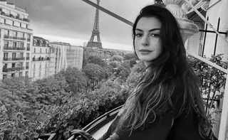 Imagem ilustrativa da imagem Catarata precoce deixou Anne Hathaway 'praticamente cega' por dez anos