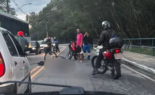 Imagem ilustrativa da imagem Ciclista fica ferido após colisão com moto na Rodovia Serafim Derenzi, em Vitória