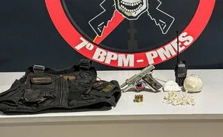 Imagem ilustrativa da imagem Cocaína, crack e pistola são apreendidos durante operação em Cariacica