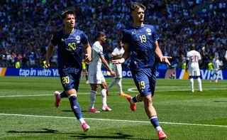 Imagem ilustrativa da imagem Com brilho de Alajbegovic, Bósnia vence Catar e mantém sonho inédito na Copa