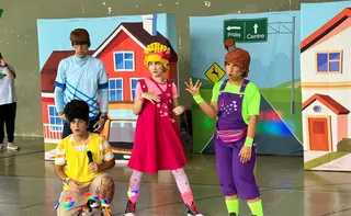 Imagem ilustrativa da imagem Com teatro e minipista, alunos de Viana aprendem segurança no trânsito