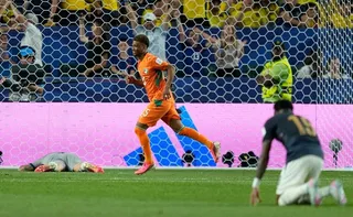Imagem ilustrativa da imagem Equador para no travessão e Costa do Marfim vence no final, no Grupo E