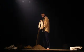 Imagem ilustrativa da imagem Espetáculo “Suspender o Céu” estreia em Vitória com reflexão sobre exaustão