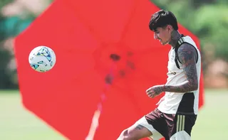 Imagem ilustrativa da imagem Flamengo pega River Plate com transmissão da TV Tribuna/Band