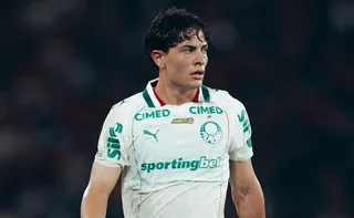 Imagem ilustrativa da imagem Giay sofre torção no tornozelo e é desfalque do Palmeiras contra o Coritiba