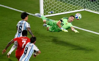 Imagem ilustrativa da imagem Goleiro da Argentina diz sentir dor nas mãos todos os dias