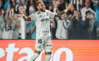 Imagem ilustrativa da imagem Neymar marca em retorno, mas Santos só empata com lanterna Chape na Vila