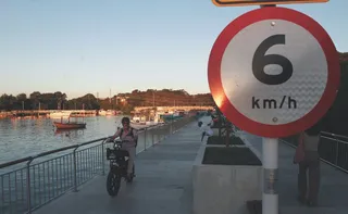 Imagem ilustrativa da imagem Nova orla  tem limite de 6 km/h para bike elétrica