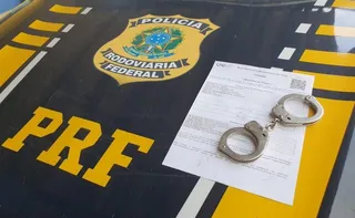 Imagem ilustrativa da imagem PRF prende homem condenado por agressão à mulher na Serra