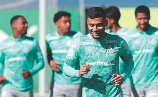 Imagem ilustrativa da imagem Palmeiras volta à campo contra o Coritiba para defender a liderança