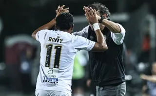 Imagem ilustrativa da imagem Santos goleia UCV na Venezuela e encaminha classificação na Sul-Americana
