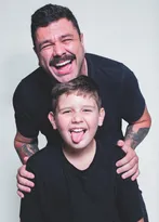 Imagem ilustrativa da imagem Show de talentos infantis e humor para a família: o stand-up de Serginho Lacerda