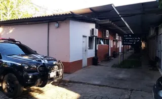 Imagem ilustrativa da imagem Suspeito de perseguir e tentar colocar fogo na casa da vizinha é preso no ES