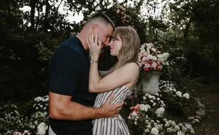 Imagem ilustrativa da imagem Tia de Taylor Swift revela detalhes do casamento da cantora com Travis Kelce