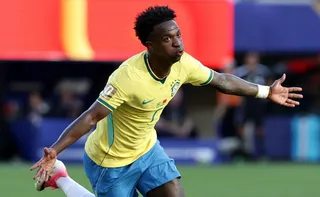 Imagem ilustrativa da imagem Vini Jr admite partida ruim, reclama de campo e projeta futuro da seleção na Copa