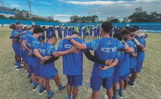 Imagem ilustrativa da imagem Vitória inicia disputa por vaga na final da Copa ES
