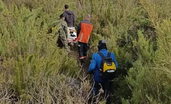 Imagem ilustrativa da imagem Mulher é resgatada após torcer o pé durante trilha no Pico da Bandeira