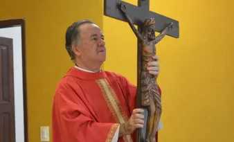 Imagem ilustrativa da imagem Padre de Guarapari revela diagnóstico neurológico e se afasta para tratamento