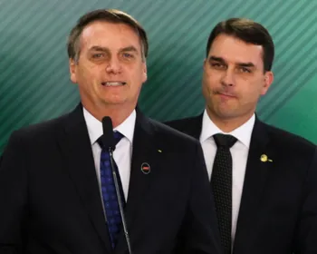 Imagem ilustrativa da imagem Defesa de Bolsonaro diz ao STF que ele não sabia que Flávio tornaria carta pública