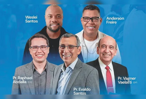 Pastores e ministros de louvor participam da celebração dos 35 anos da Primeira Igreja Batista da Praia da Costa, em Vila Velha